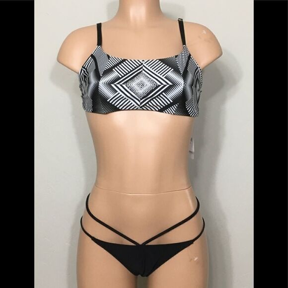 PILYQ Geometric diamond & midnight gold bottom. - Picture 5 of 9